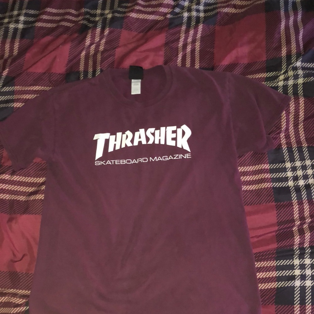Burgundy thrasher skate shirt Size L